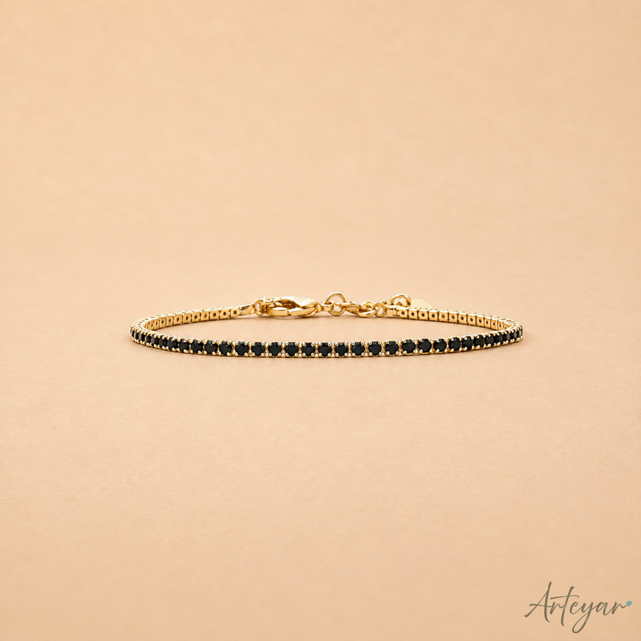 Elegant black crystal bracelet with gold details – Alba Black by Arteyar.