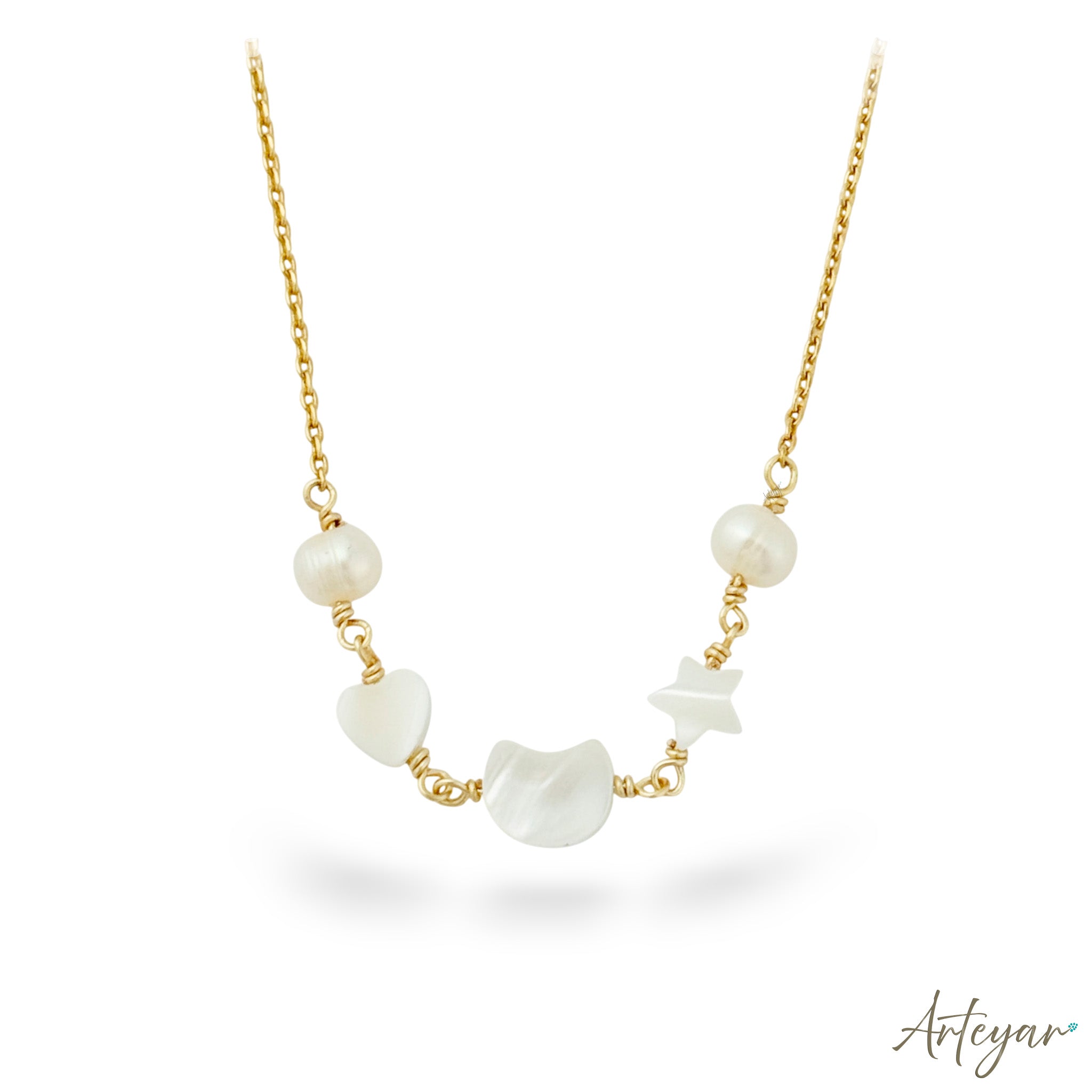 Elegant Gold Link Necklace with Pearls and White Mother-of-Pearl Accents, Luna Design by Arteyar, Delicate and Modern Luxury Jewelry, Perfect for Special Occasions and Elevating Everyday Style.