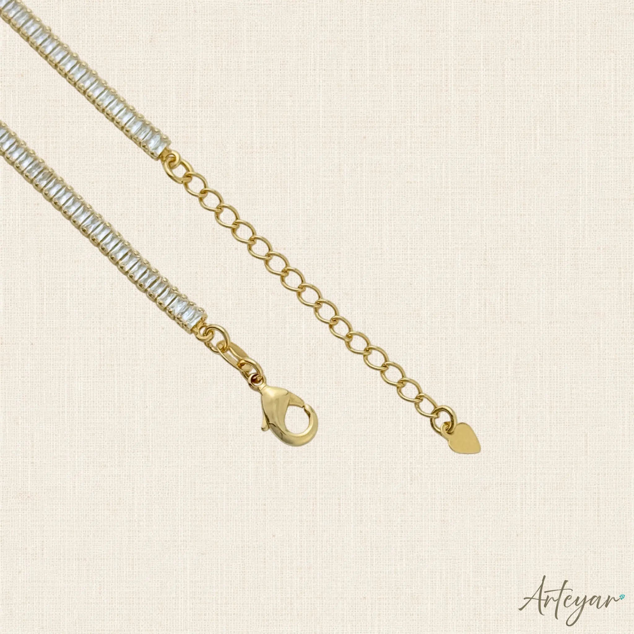 Gold Necklace with Transparent Faceted Crystals for Women, Luzia Design by Arteyar, Elegant Lightweight Jewelry with Extension Chain and Lobster Clasp, Perfect for Any Occasion.