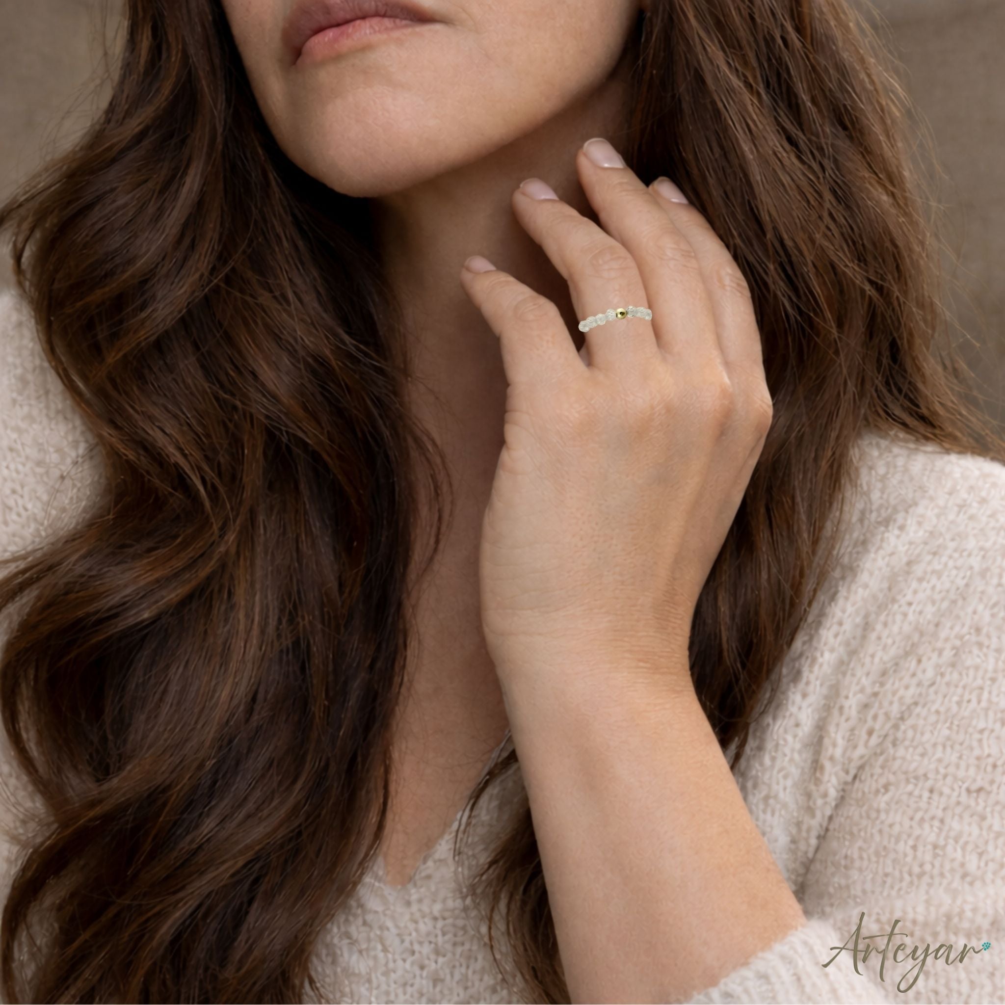 Elegant ring with transparent faceted crystal and gold bead – Luce Crystal by Arteyar.